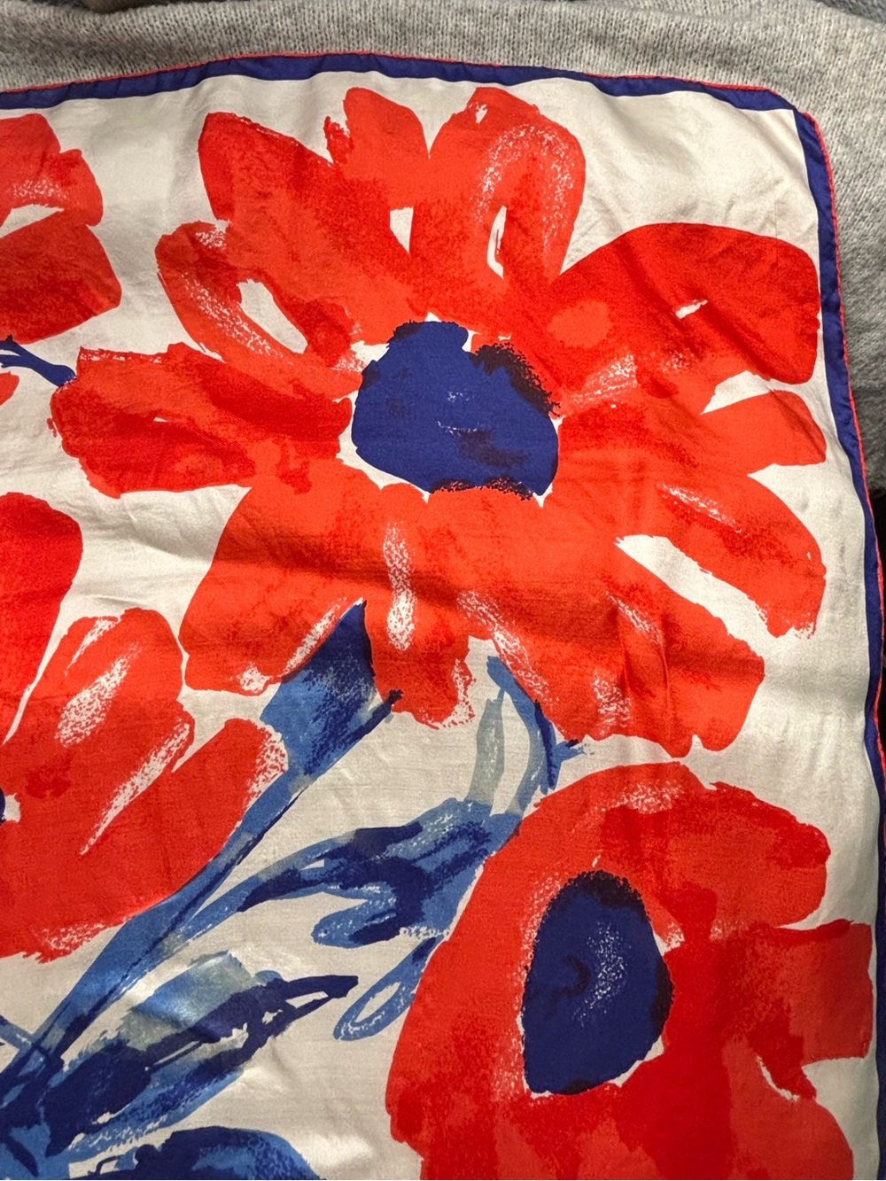 VERA NEUMANN - 1960s VINTAGE Hand Rolled Silk Floral Red Poppy Scarf made in USA - Picture 4 of 16